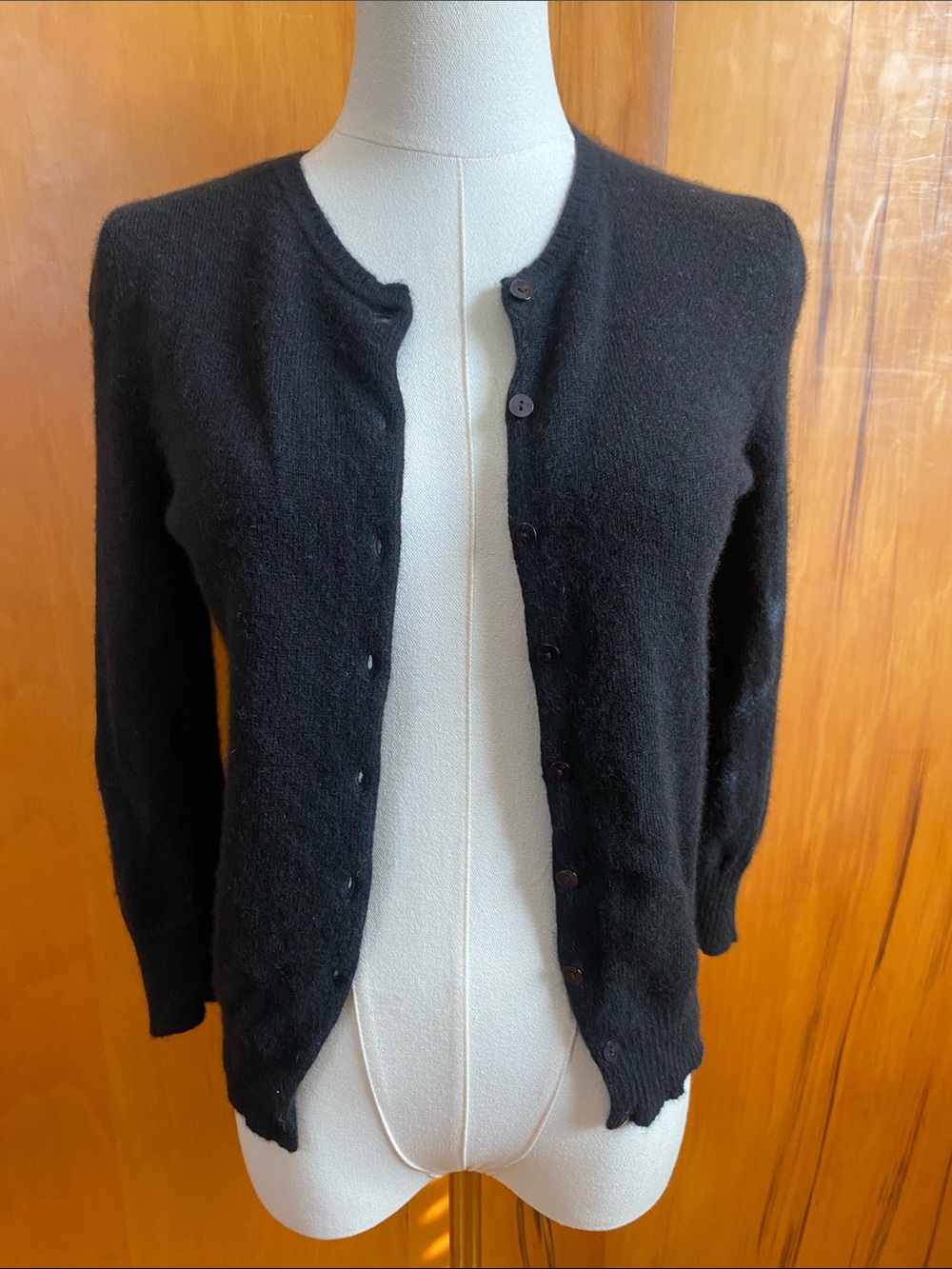 SO Black 100% Cashmere Button-Front Crewneck Cardigan Sweater Top 3/4